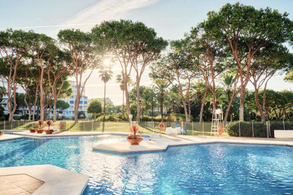 Appartamento Playas Del Duque, Puerto Banus, Golf .Playa Y Compras Marbella Esterno foto